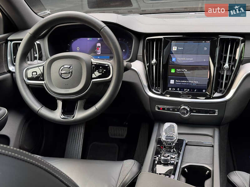 Седан Volvo S60 2023 в Киеве