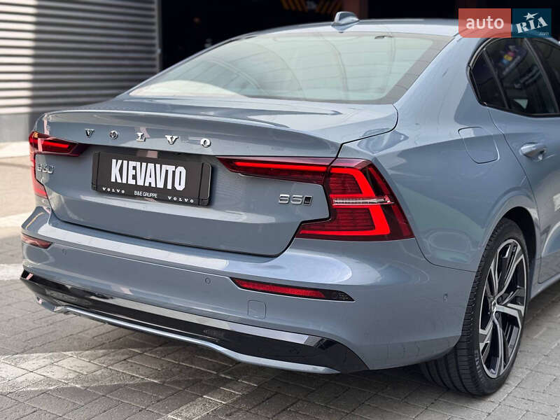Седан Volvo S60 2023 в Киеве