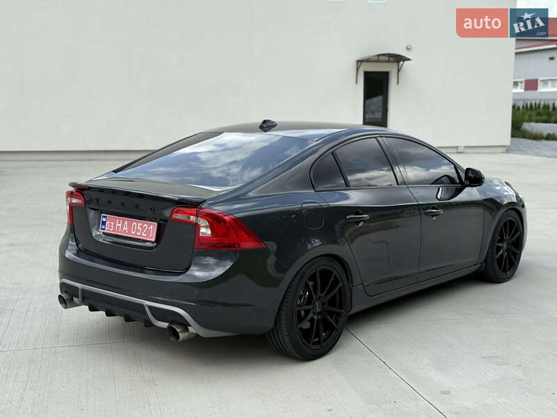 Седан Volvo S60 2015 в Львове