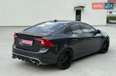Седан Volvo S60 2015 в 