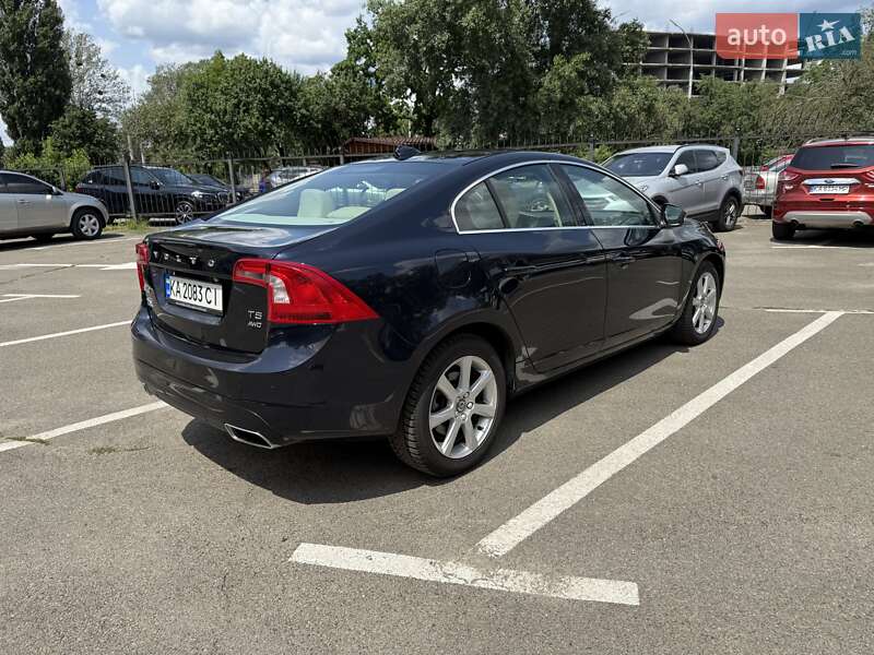 Седан Volvo S60 2015 в Києві