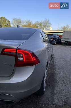 Седан Volvo S60 2017 в 