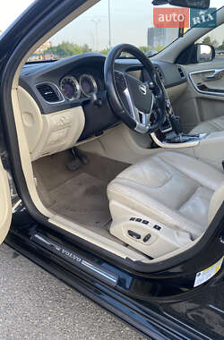 Седан Volvo S60 2012 в 