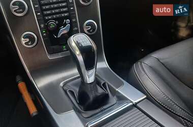 Седан Volvo S60 2015 в 