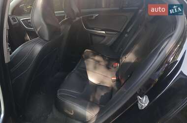 Седан Volvo S60 2015 в 