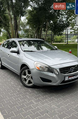 Седан Volvo S60 2012 в 
