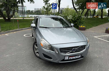 Седан Volvo S60 2012 в 