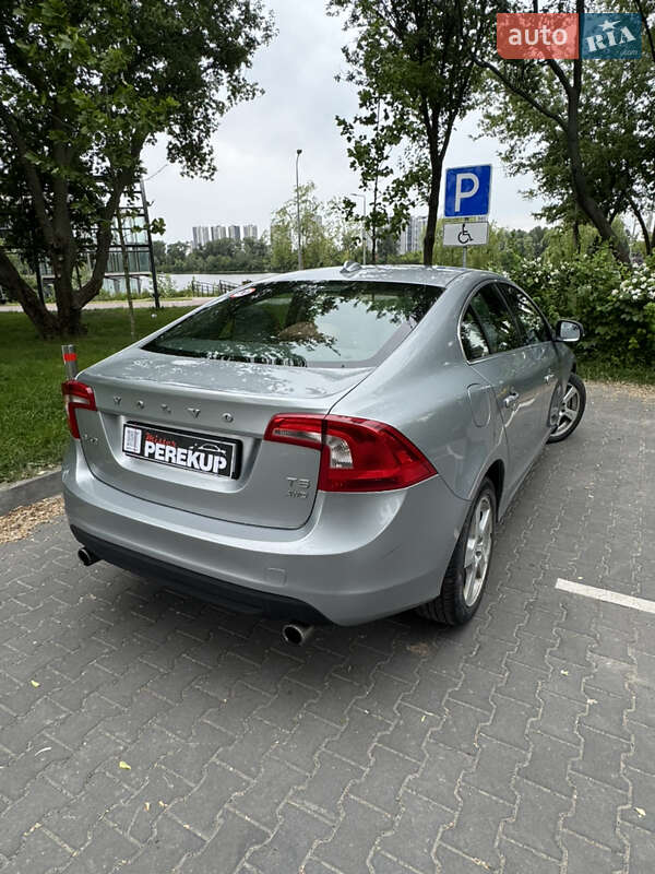 Седан Volvo S60 2012 в Киеве