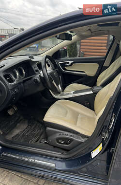 Седан Volvo S60 2011 в 