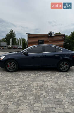 Седан Volvo S60 2011 в 