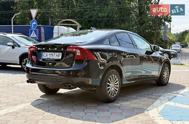Седан Volvo S60 2012 в 