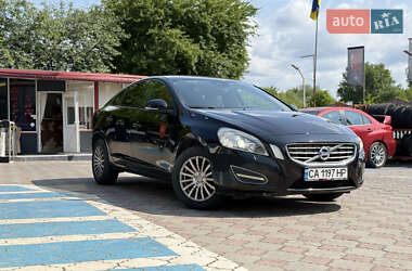 Седан Volvo S60 2012 в 