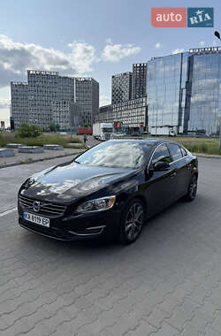 Седан Volvo S60 2015 в Києві
