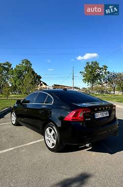 Седан Volvo S60 2012 в 