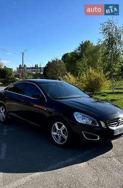 Седан Volvo S60 2012 в 