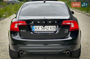 Седан Volvo S60 2013 в 