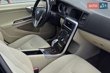 Седан Volvo S60 2012 в 