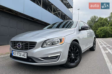 Седан Volvo S60 2015 в Києві