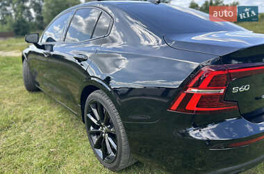 Седан Volvo S60 2021 в 