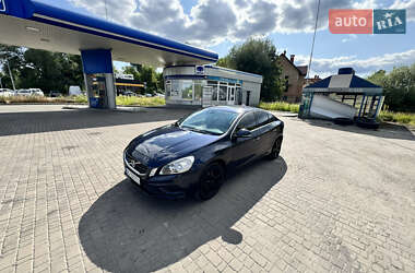 Седан Volvo S60 2012 в 