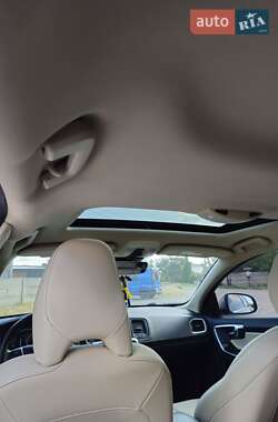Седан Volvo S60 2016 в 