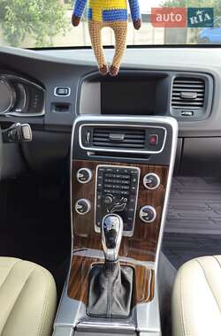 Седан Volvo S60 2016 в 