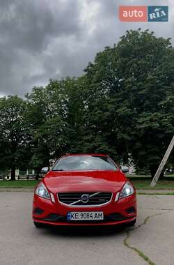 Седан Volvo S60 2012 в 