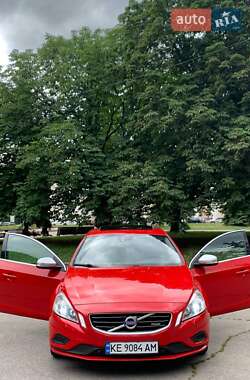 Седан Volvo S60 2012 в 