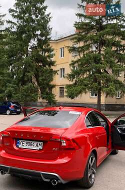 Седан Volvo S60 2012 в 