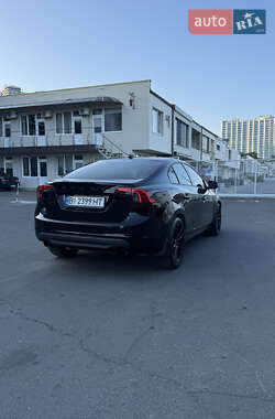 Седан Volvo S60 2010 в 
