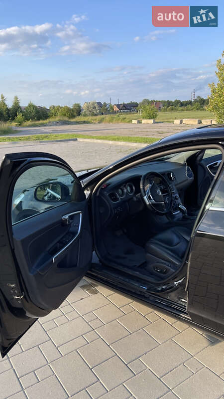 Седан Volvo S60 2013 в Ровно