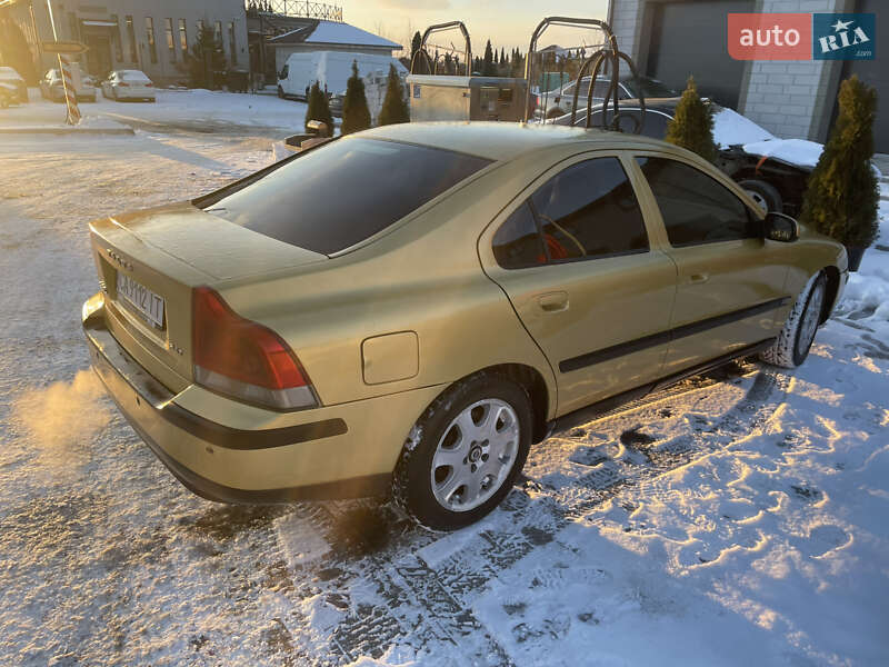 Седан Volvo S60 2001 в Киеве