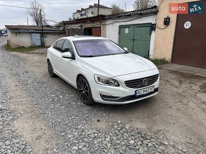 Седан Volvo S60 2016 в Шепетовке