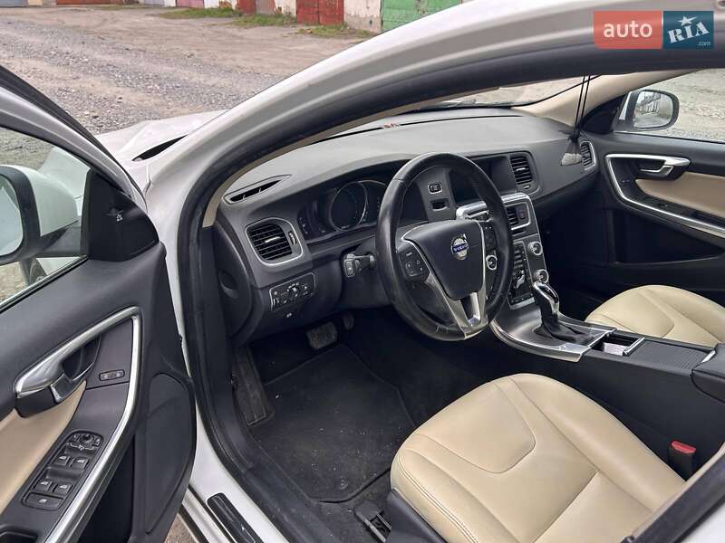 Седан Volvo S60 2016 в Шепетовке