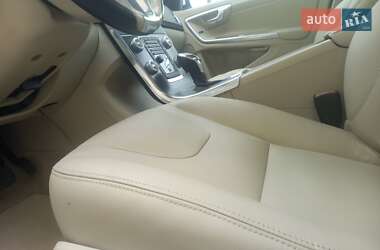 Седан Volvo S60 2015 в 