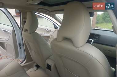 Седан Volvo S60 2015 в 