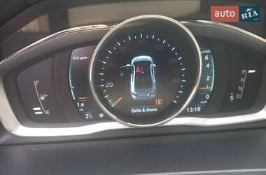 Седан Volvo S60 2015 в 