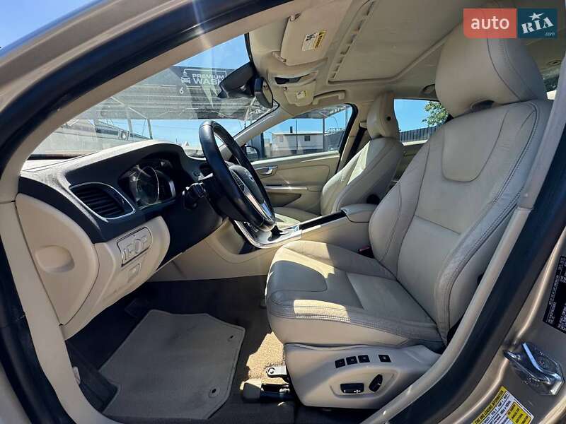Седан Volvo S60 2013 в Луцке