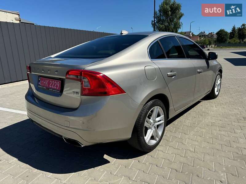 Седан Volvo S60 2013 в Луцке