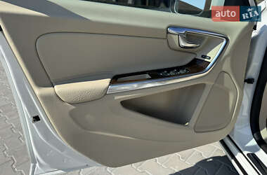 Седан Volvo S60 2013 в 