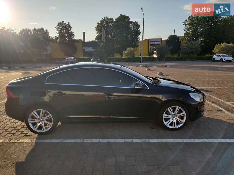 Седан Volvo S60 2011 в Житомире