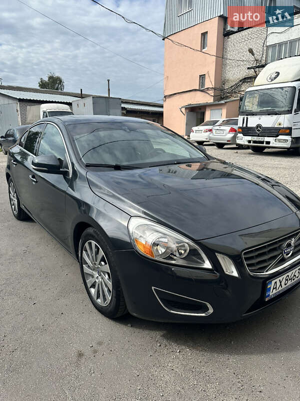 Седан Volvo S60 2013 в Харькове