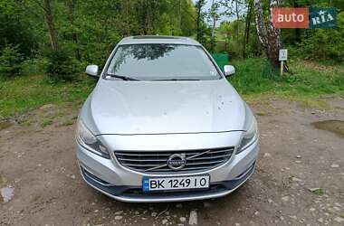 Седан Volvo S60 2015 в Ровно