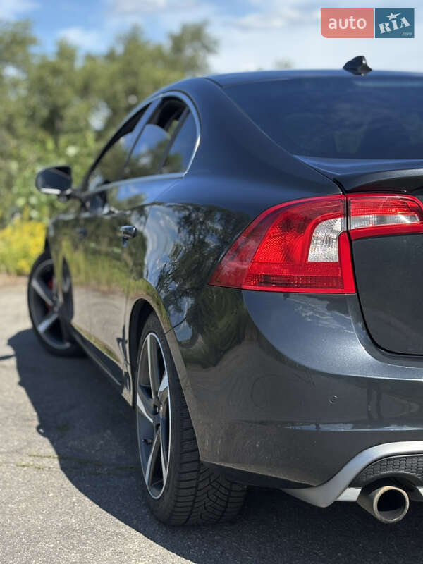 Седан Volvo S60 2011 в Киеве