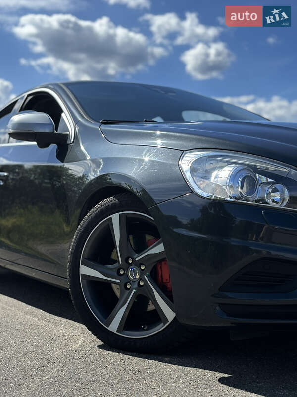 Седан Volvo S60 2011 в Киеве
