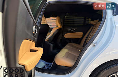 Седан Volvo S60 2020 в 