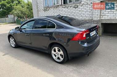 Седан Volvo S60 2011 в 