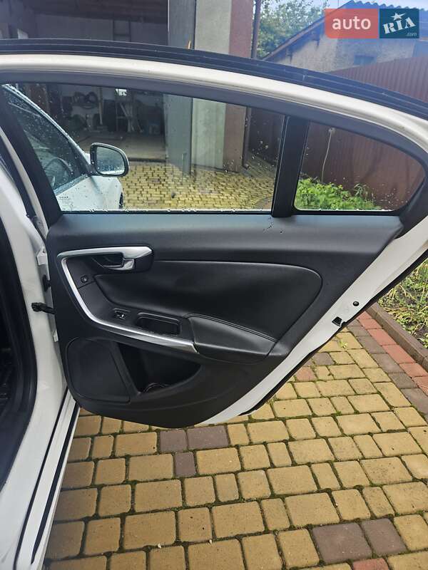 Седан Volvo S60 2014 в Нововолынске фото 18 Седан Volvo S60 2014 в Нововолынске