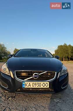 Седан Volvo S60 2012 в Киеве