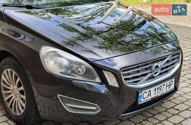 Седан Volvo S60 2012 в 